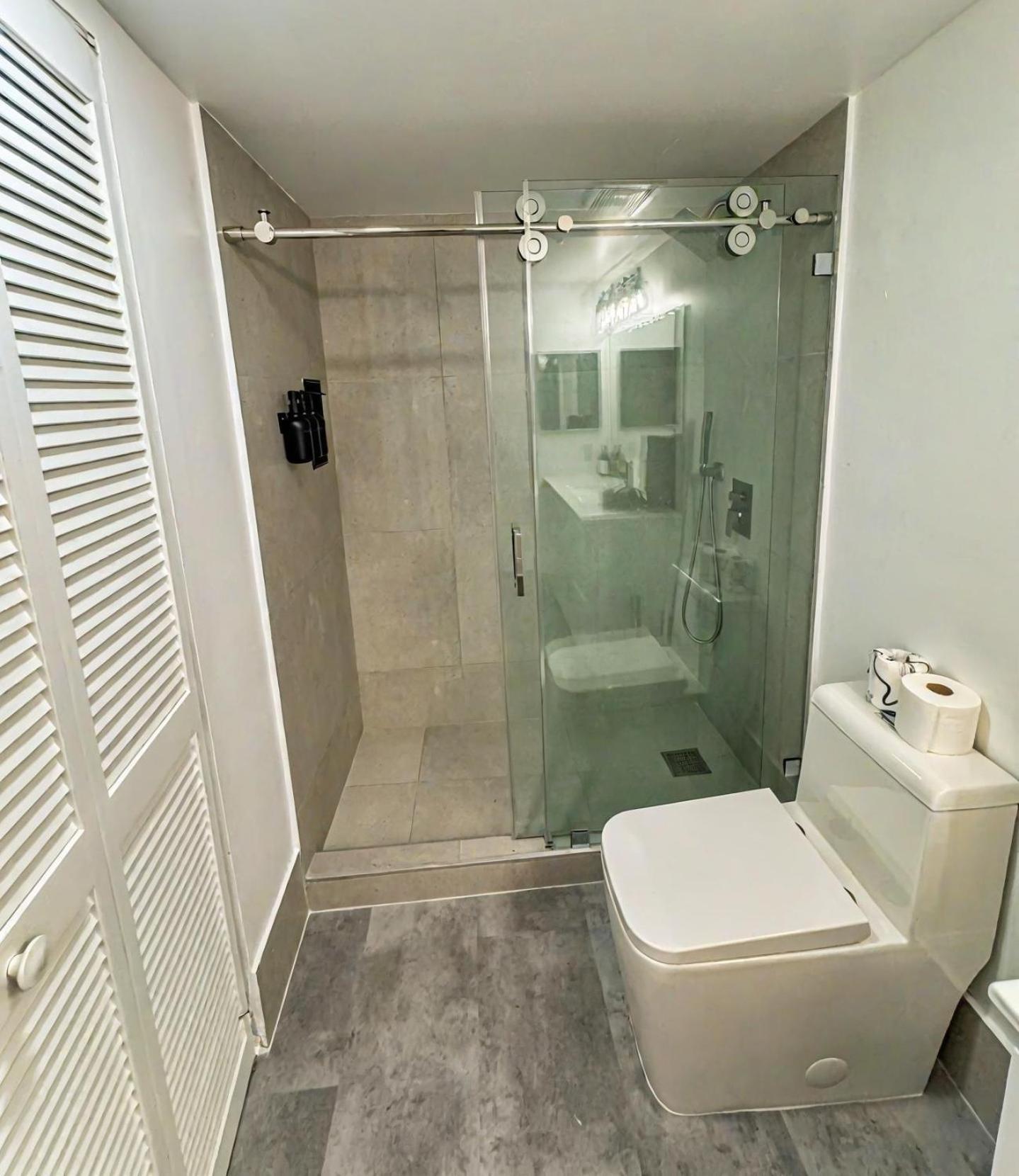Elegant Centric Vibrant Pool Jacuzzi Free Parking Lejlighed Miami Eksteriør billede
