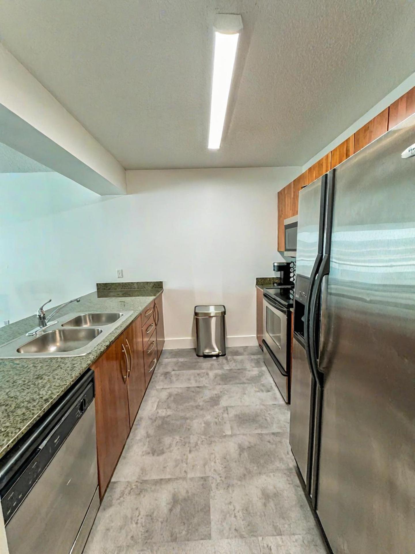 Elegant Centric Vibrant Pool Jacuzzi Free Parking Lejlighed Miami Eksteriør billede